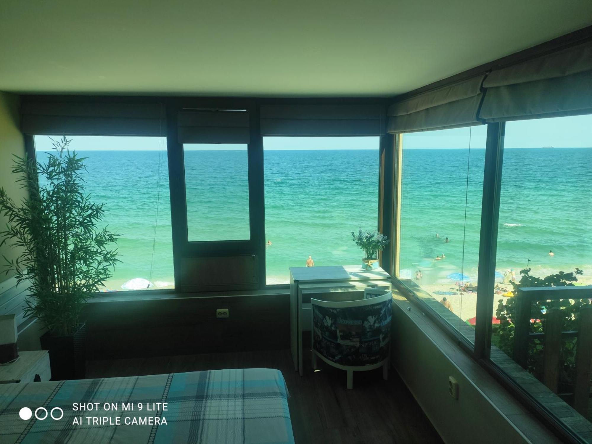 Hemingway Rooms In Happy Beach Varna Exterior photo
